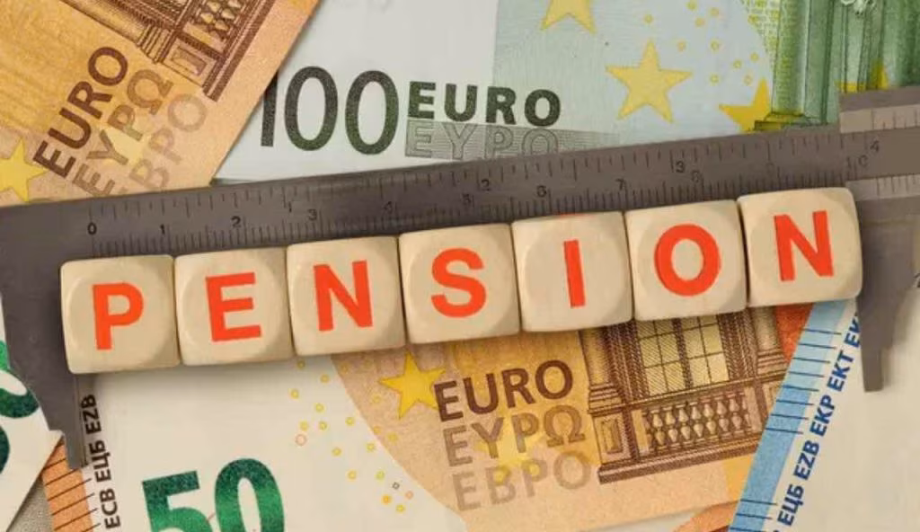 Pensione, “Bastano 41 anni”: non serve un mese di più | Altro che 70 anni, approvato il ‘decreto’