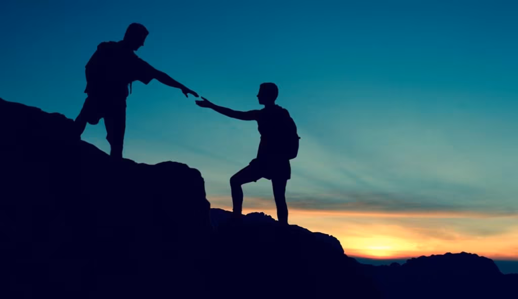 Frasi per chi non chiede mai aiuto: dediche per le persone forti in silenzio