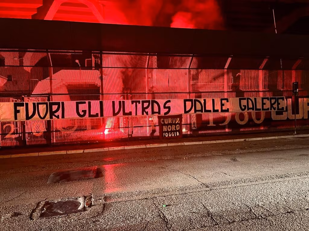 Striscione Curva Nord Foggia, post primi provvedimenti Foggia-Avellino