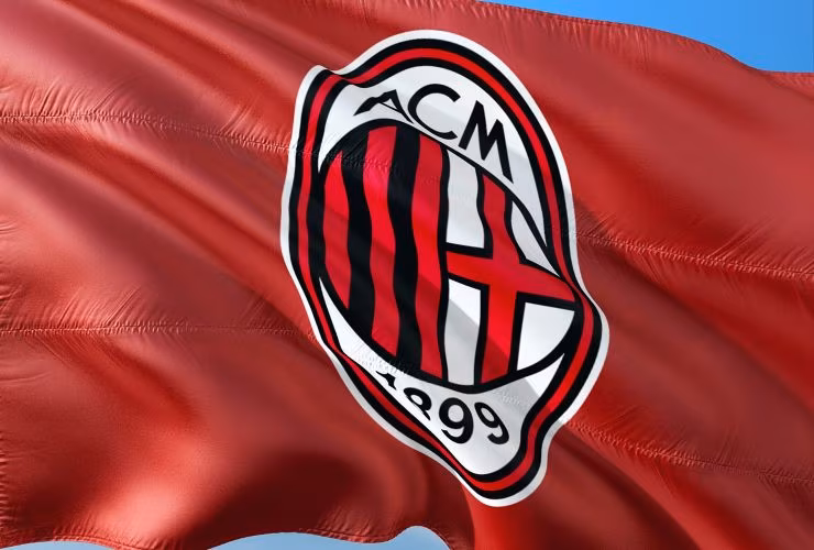 Illustrazione della bandiera del Milan (Pixabay FOTO) - lagoleada.it