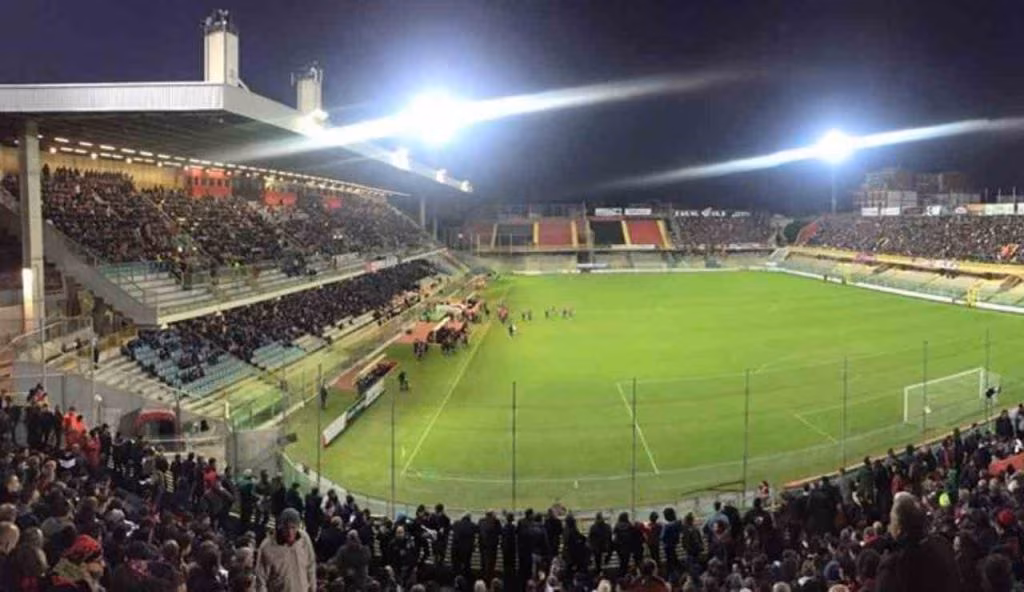 Illustrazione dello stadio del Foggia (Wikipedia Gae81 FOTO) - lagoleada.it