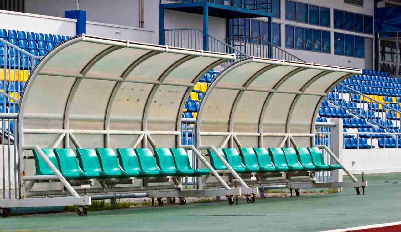 Illustrazione di una panchina vuota (Depositphotos FOTO) - lagoleada.it