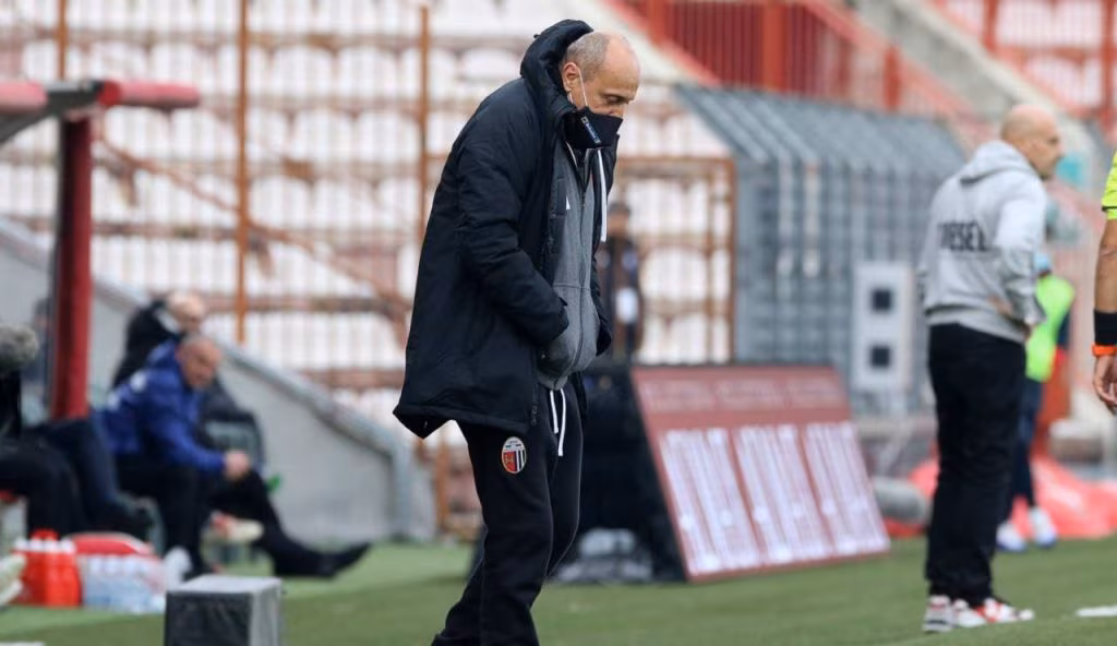 Delio Rossi durante una partita (LaPresse FOTO) - lagoleada.it