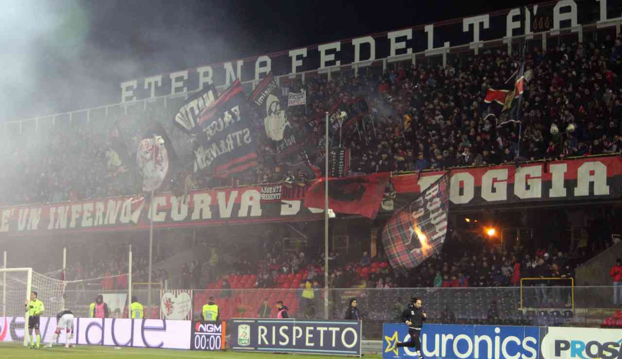 Illustrazione dei tifosi del Foggia (LaPresse FOTO) - lagoleada.it