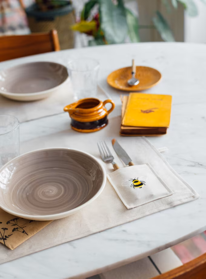 Queen Bee Amerikan Servis