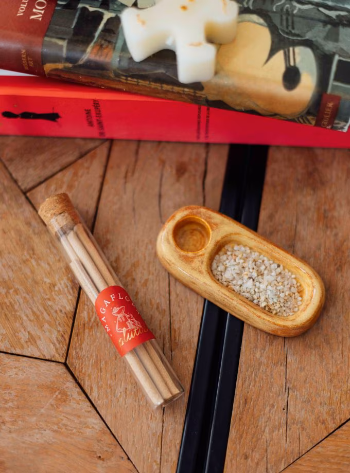 Plutus Tüsü ve Seramik Tütsülük Hediye Kutusu