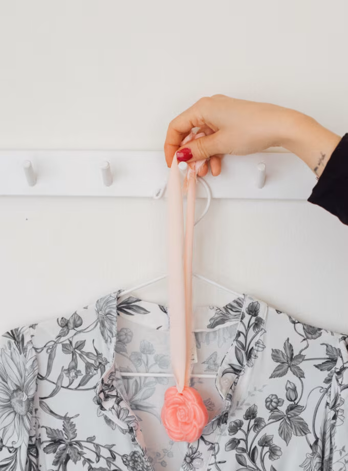 Balmumu Dolap Kokusu