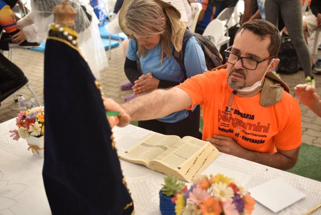 No caminho da fé, romeiros encontram ponto de apoio até a chegada a Aparecida - Jornal O São Paulo