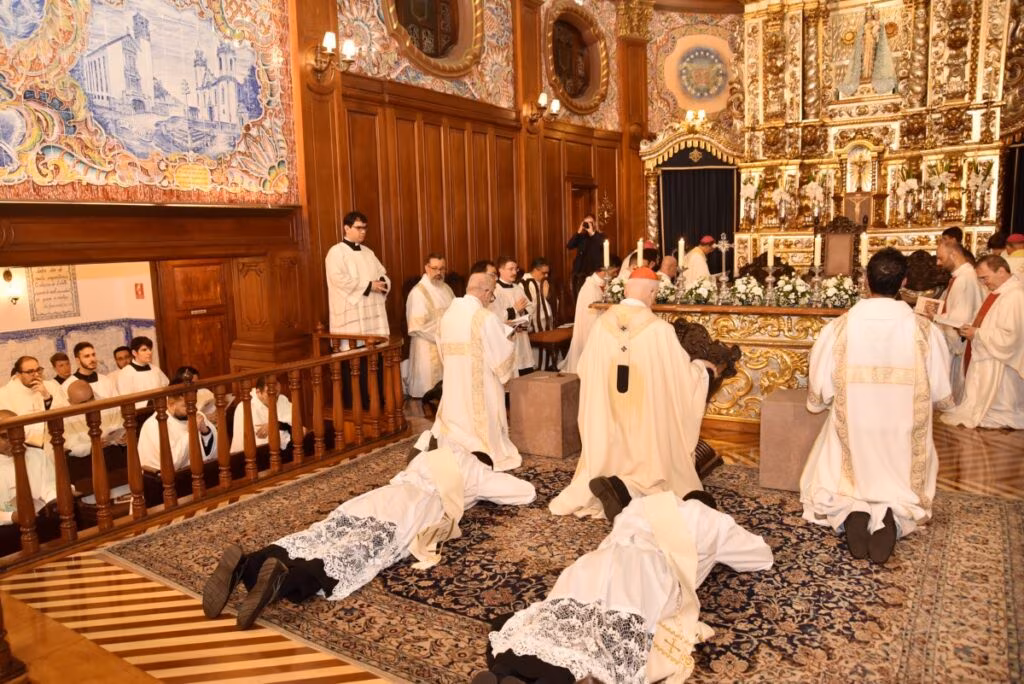 Cardeal Scherer ordena dois novos padres para a Arquidiocese de São Paulo