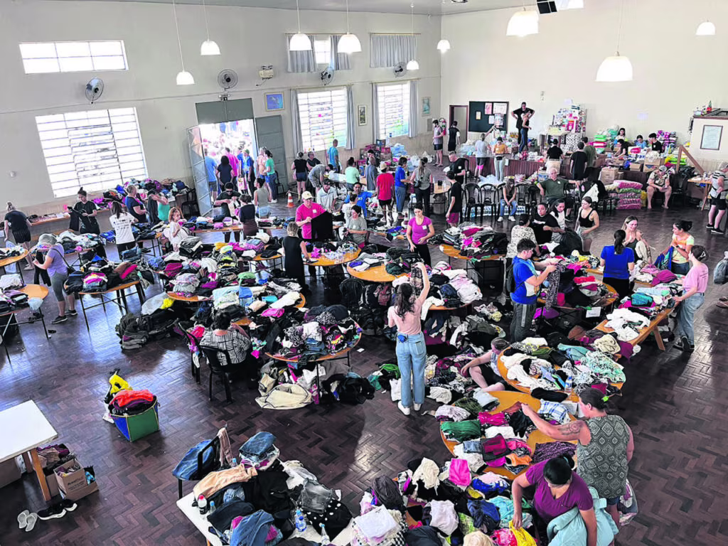 Em meio à catástrofe, portas abertas nas igrejas e muitas mãos estendidas - Jornal O São Paulo