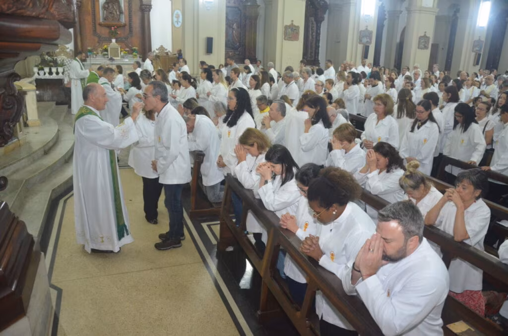 Dom Rogério preside missas e participa de encontros na Sé - Jornal O São Paulo