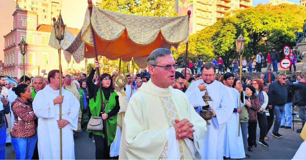 Em todo o Brasil, o testemunho público de amor a Jesus eucarístico - Jornal O São Paulo