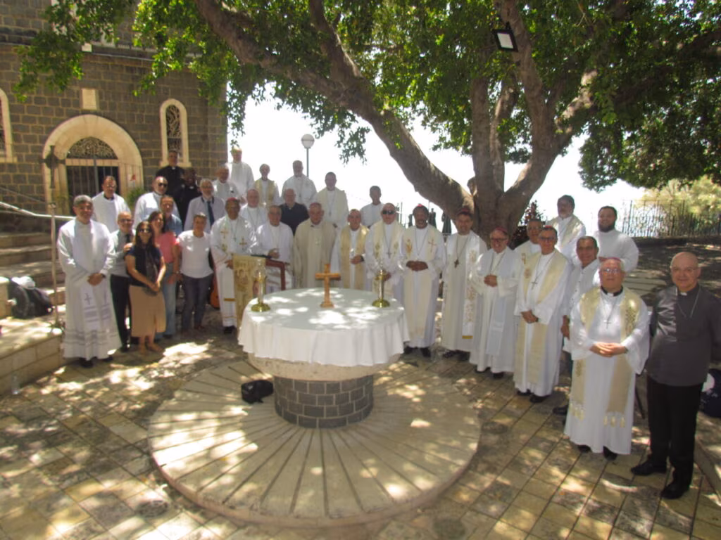 20 bispos do Brasil participam de dias de convivência e de peregrinação à Terra Santa - Jornal O São Paulo