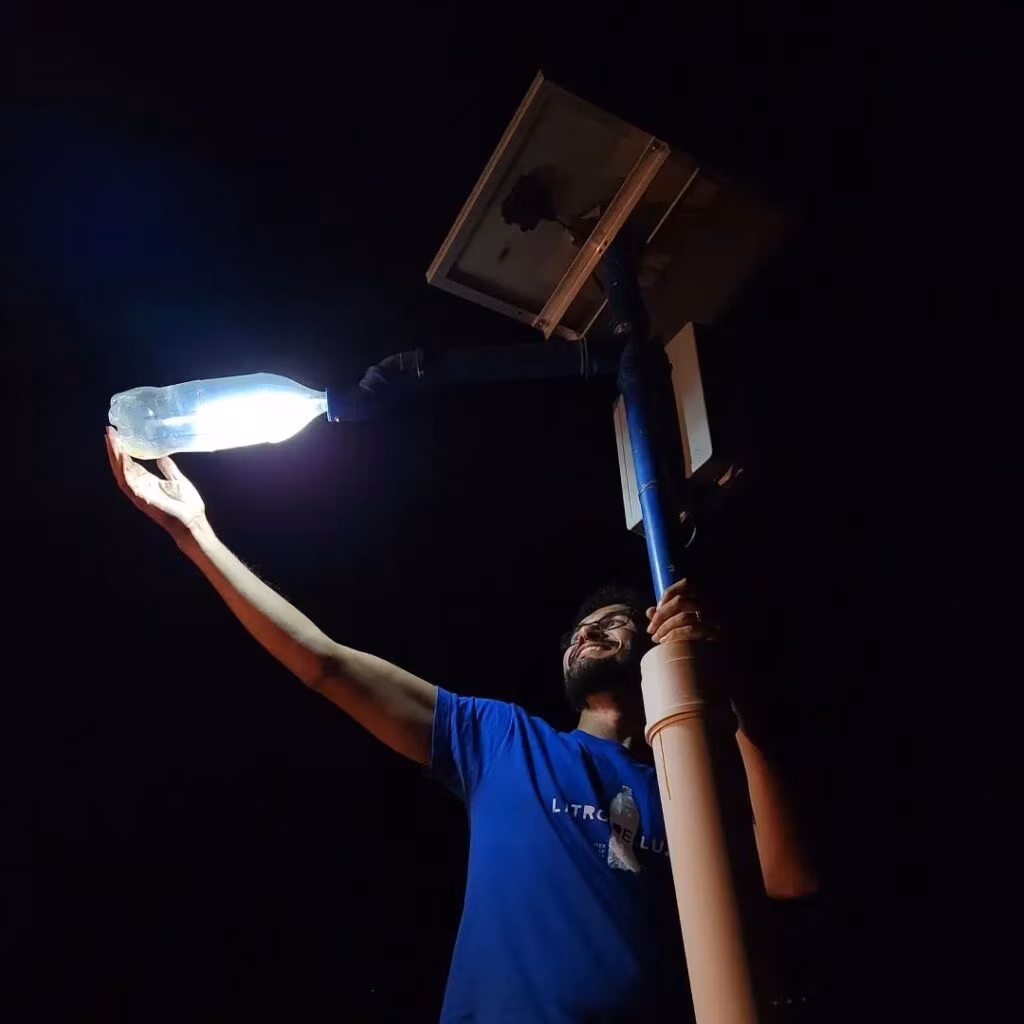 Da embalagem se faz asfalto; da garrafa PET, luminárias de energia limpa - Jornal O São Paulo