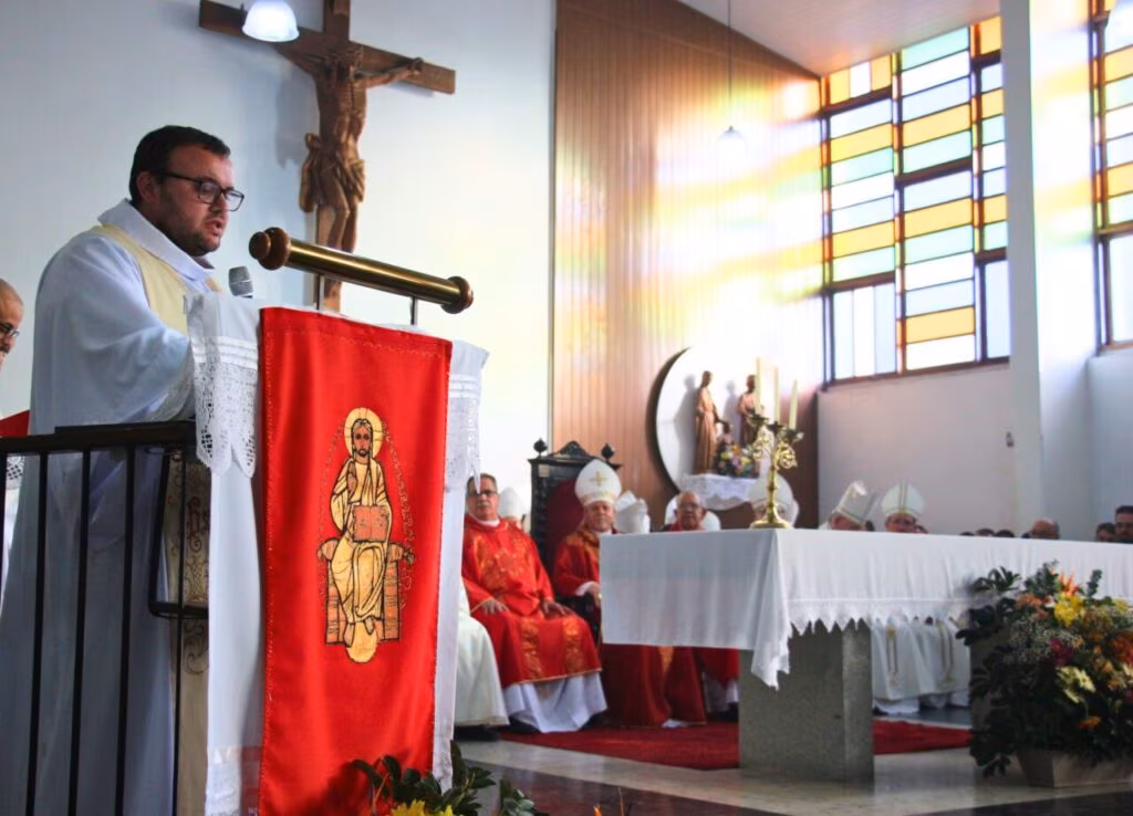 Dom Jorge Pierozan toma posse como Bispo diocesano de Rio Grande (RS) - Jornal O São Paulo