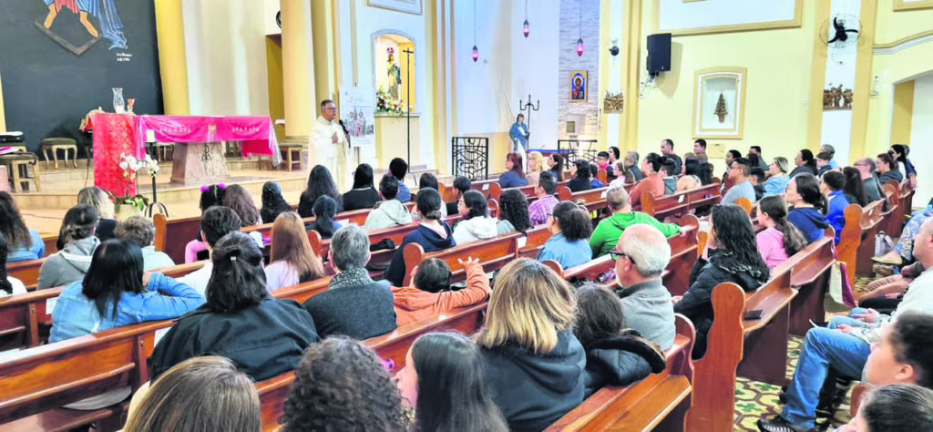 Visita pastoral de Dom Carlos Silva reacende a esperança em paróquia no Jaraguá - Jornal O São Paulo