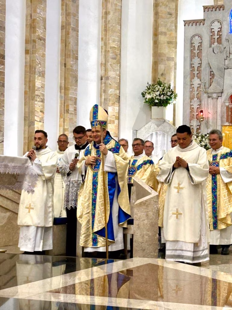 Dom Ângelo preside missas com crismas e ordenação diaconal no Ipiranga - Jornal O São Paulo