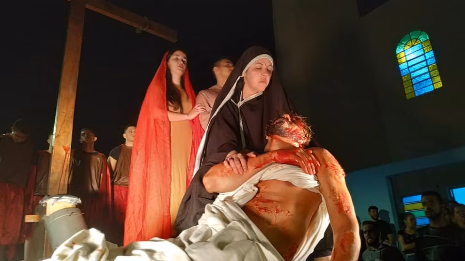 Mais do que espetáculo, encenações da Paixão de Cristo ajudam a evangelizar - Jornal O São Paulo