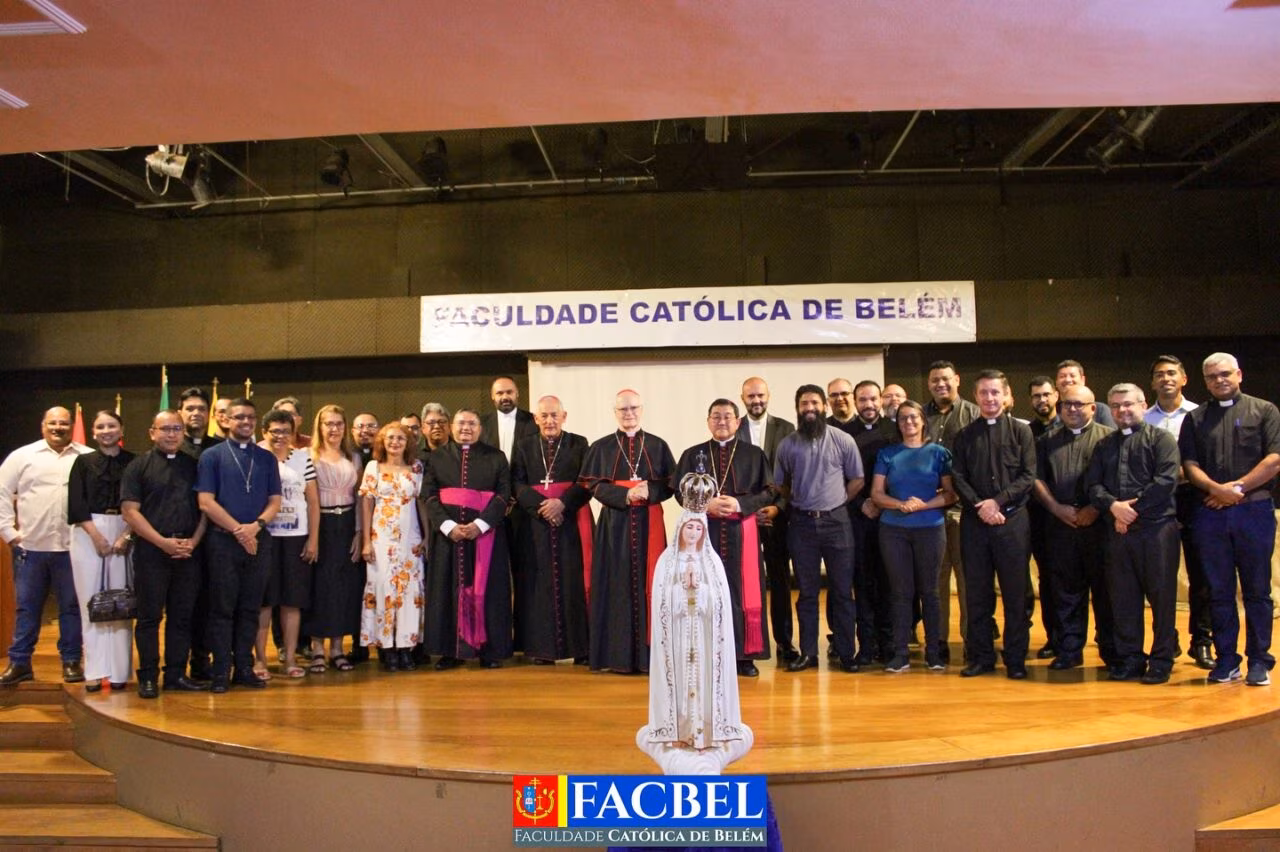 Cardeal Scherer participa de ato acadêmico na Faculdade Católica de Belém (PA) - Jornal O São Paulo