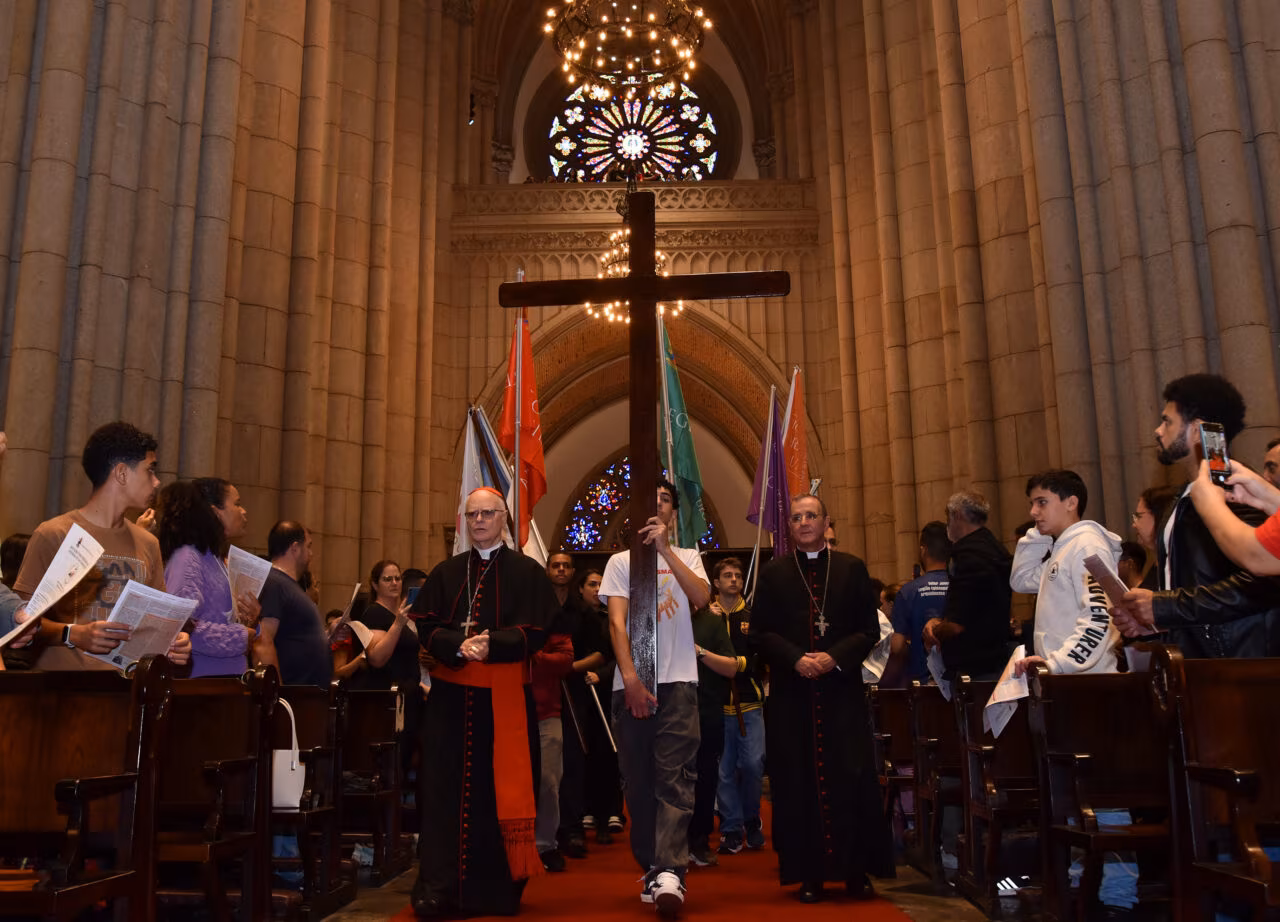 Em Pentecostes, jovens peregrinam animados pelo ‘Divino Amigo’ - Jornal O São Paulo
