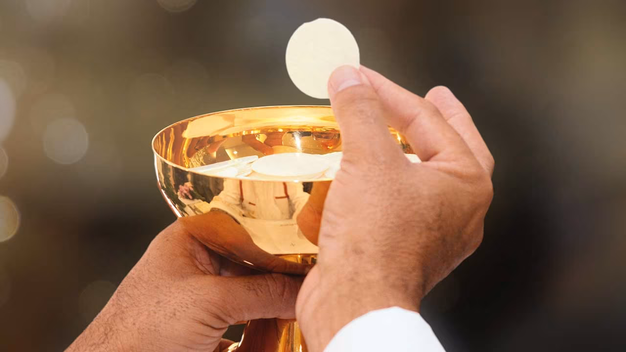 Quem vive uma união estável há muito tempo pode comungar? - Jornal O São Paulo