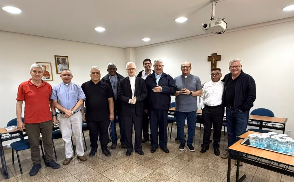 39 adultos e jovens são crismados em paróquias da Região Santana - Jornal O São Paulo