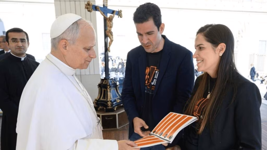 ‘Irmãos de rua’ agradecem ao Papa Leão XIV por ‘gesto de cuidado, pastoreio e paternidade’ - Jornal O São Paulo