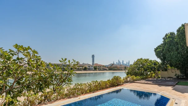 4BR Garden Home Villa on Palm Jumeirah - 3