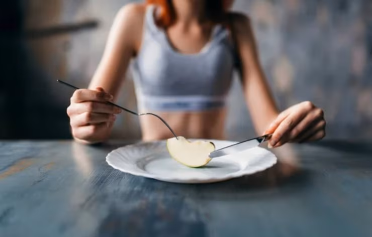 Guai per chi induce all'anoressia (Depositphotos foto)