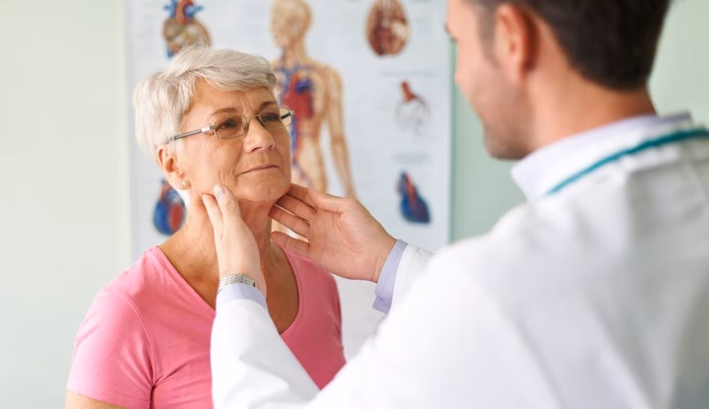 Medico visita una paziente