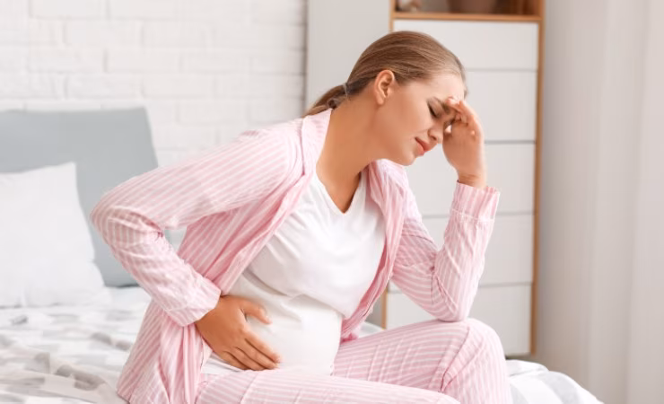 Donna incinta stressata