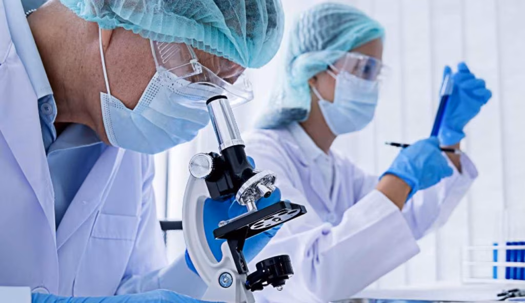 Illustrazione di un esperimento (Canva FOTO) - biomedicalcue.it