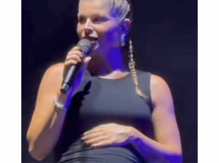 La Amoroso e la scena tenera (Alessandra Amoroso Family -tiktok screenshot) - www.biomedicalcue.it