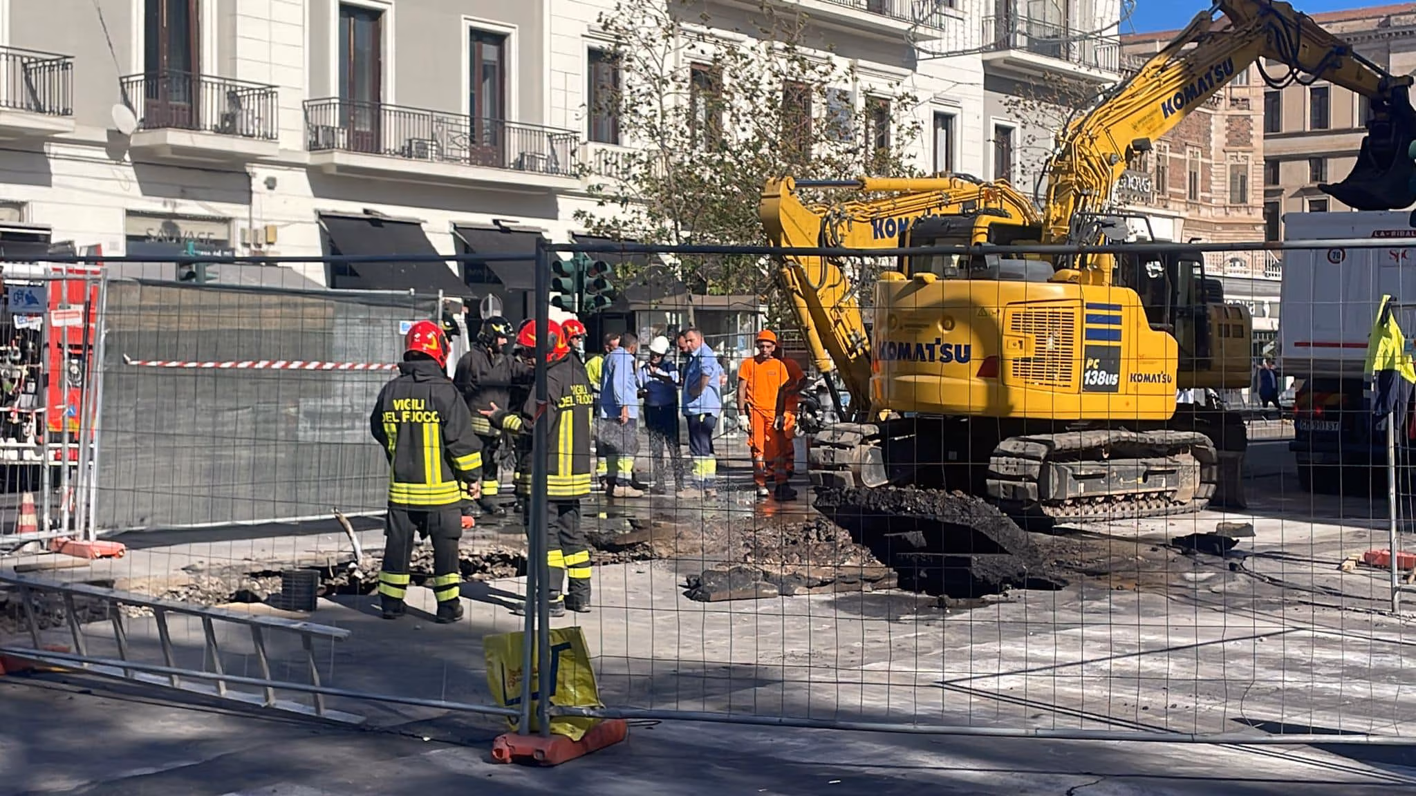 Fuga di gas paralizza Piazza Verga