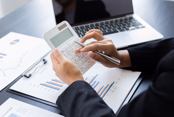 Borghi (Lega): “Vendere le quote del Mes per finanziare la manovra”