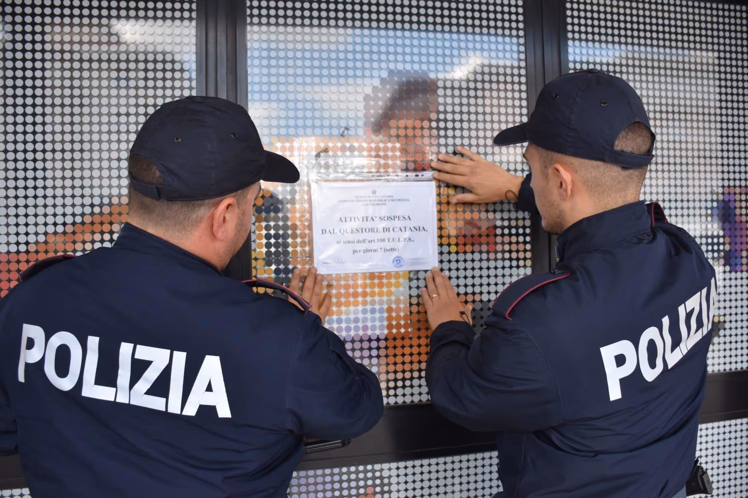 Caltagirone, chiuso centro scommesse frequentato da pregiudicati: provvedimento della Polizia