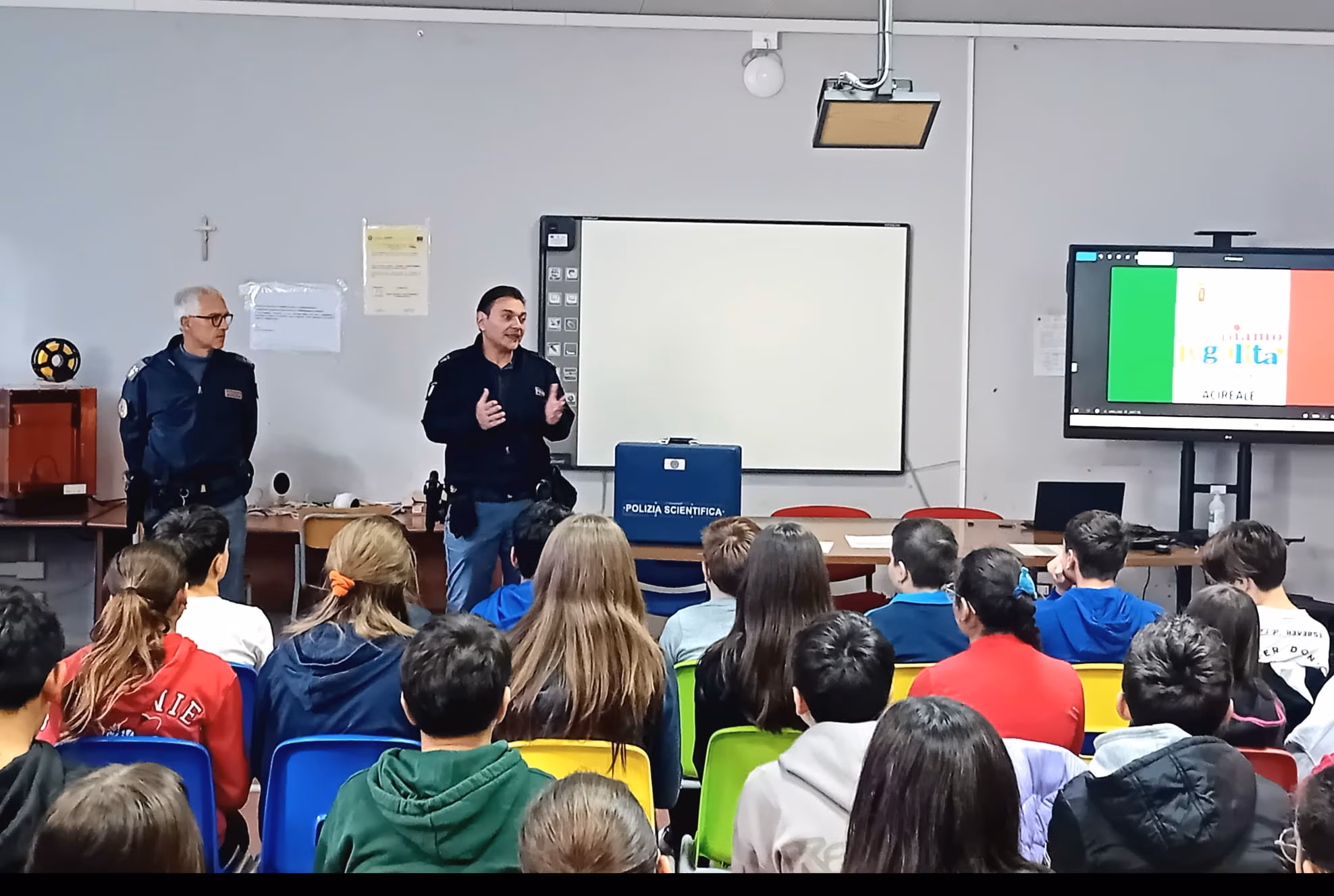 ullismo e sicurezza online, a Giarre la Polizia incontra 150 studenti