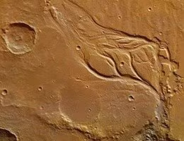 Marte-studio-su-canali-conferma-presenza-bacini-acqua-ghiacciata-640x442