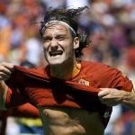 2013_09_16_Francesco_Totti_Esultanza_Roma_Parma_2000_2001_Tricolore