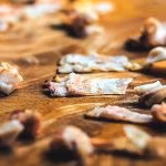 1650-guanciale-tagliato-listarelle-fare-spaghetti-alla-carbonara-ingredienti-carbonara