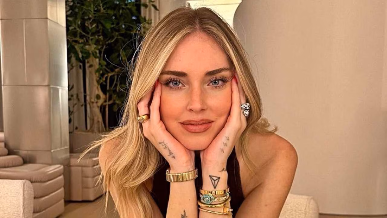 “Non mi arrendo mai”: Chiara Ferragni tra nuovo amore e rinascita “Non mi arrendo mai”: Chiara Ferragni tra nuovo amore e rinascita
