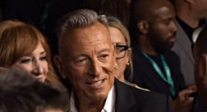 Springsteen, il Boss si spoglia sul red carpet Springsteen, il Boss si spoglia sul red carpet