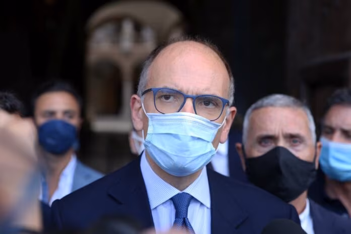 IL SEGRETARIO DEL PD ENRICO LETTA DAVANTI PALAZZO DEI NORMANNI SEDE DELL'ARS