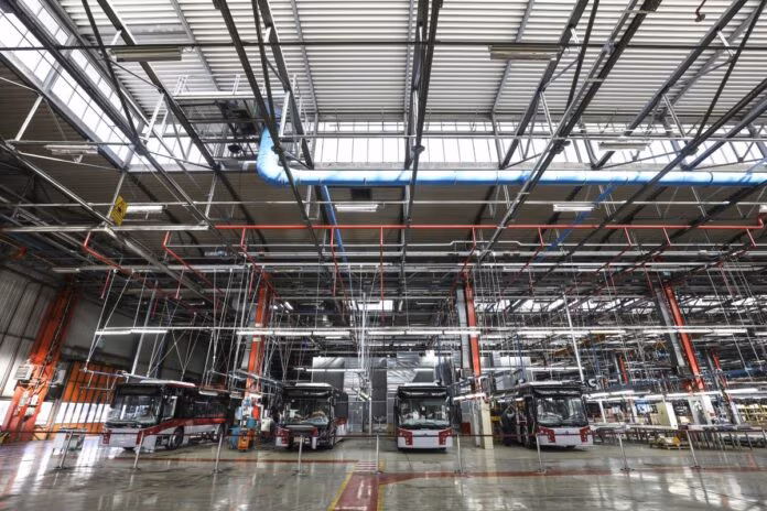 INDUSTRIA ITALIANA AUTOBUS
PRODUZIONE BUS
FLUMERI (AV)