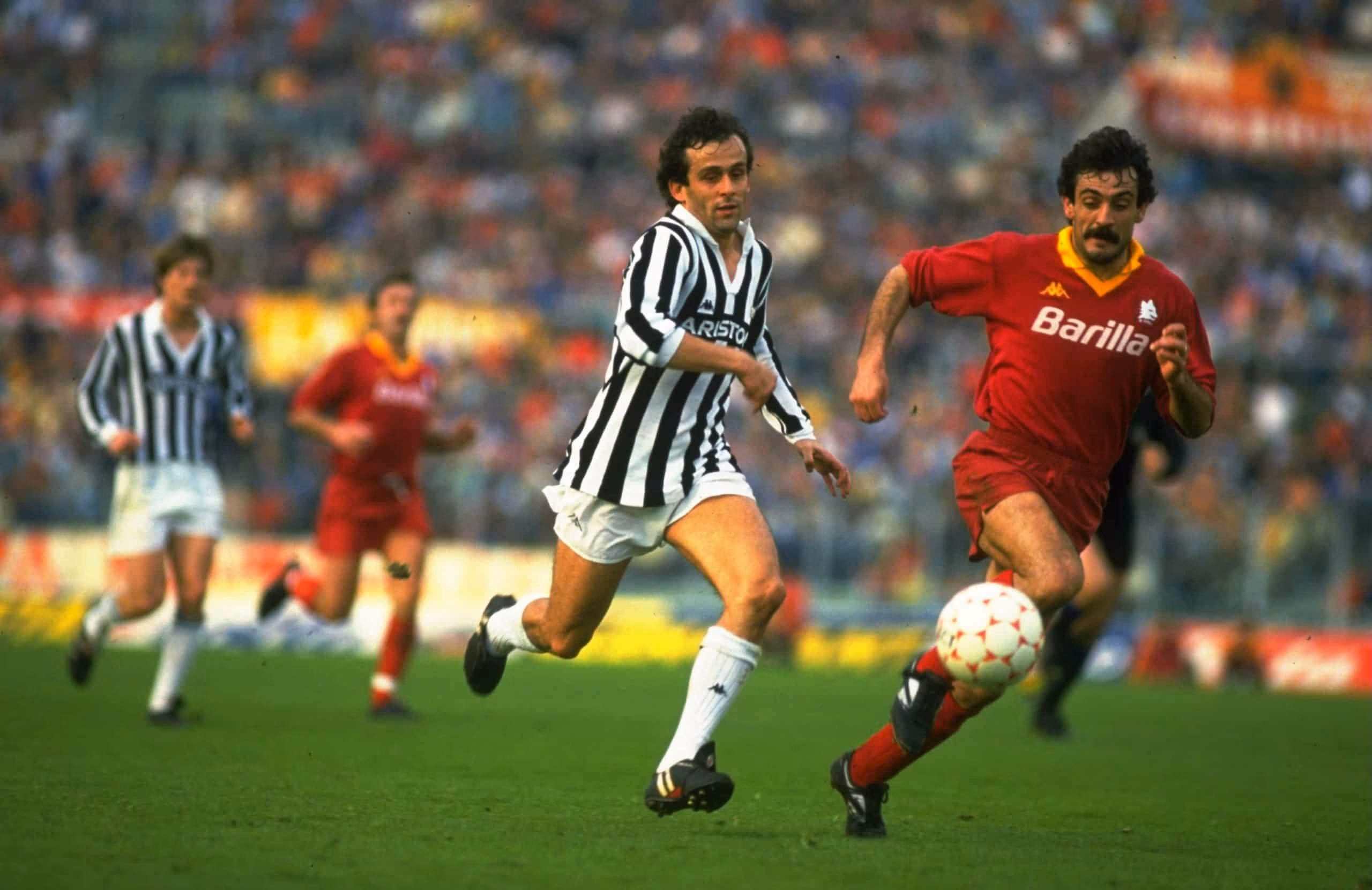 Michel Platini in bianconero sfida la Roma