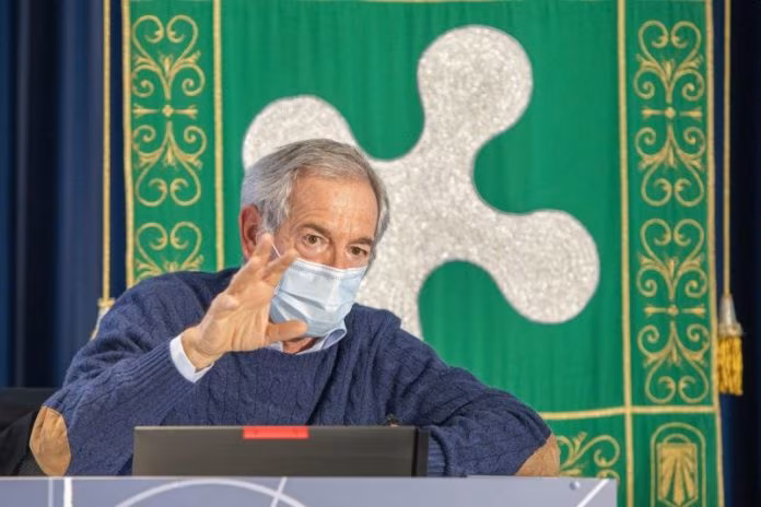 Bertolaso “Una dose di vaccino a tutti, le sole chiusure non bastano”