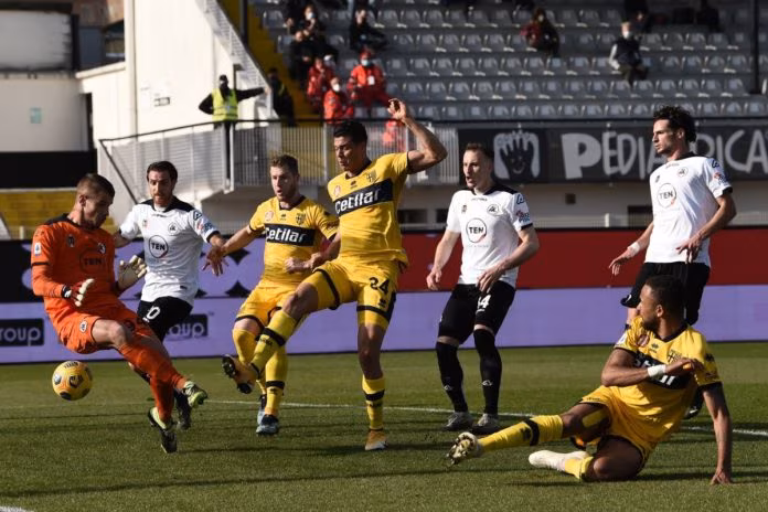 Parma avanti, ma lo Spezia recupera due gol e pareggia