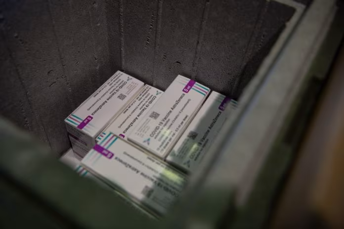 Vaccini, consegnate oggi oltre 270 mila dosi di AstraZeneca