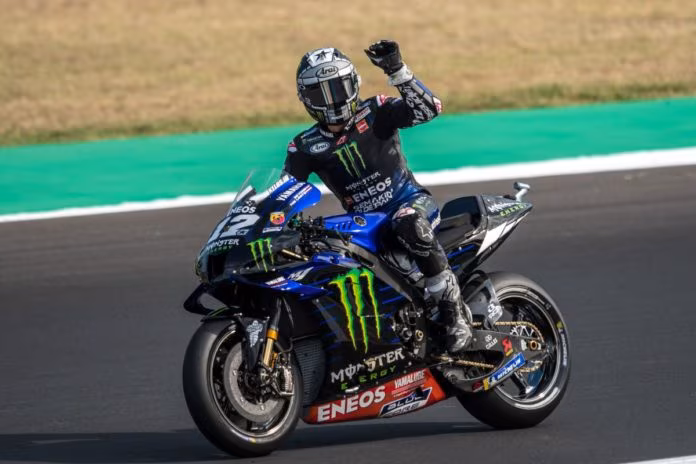 Vinales vince Gp Qatar davanti a Zarco e Bagnaia, Rossi 12°