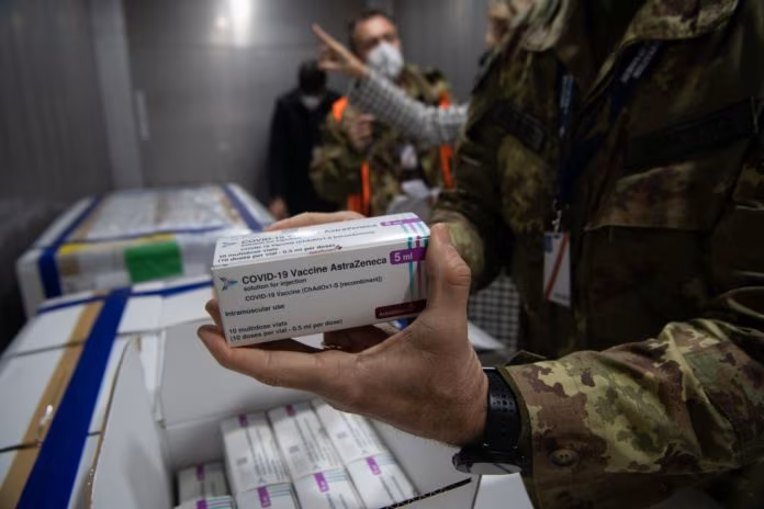Vaccino, arrivate a Pratica di Mare 430mila dosi di AstraZeneca